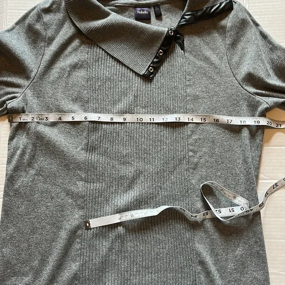 Rafaella-XL-gray-long sleeve sweater with faux leather trim, rib detailing top. - Picture 10 of 12